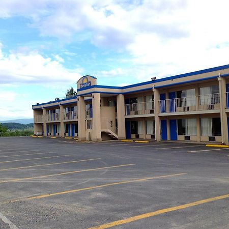 Days Inn By Wyndham Стонтон Екстер'єр фото